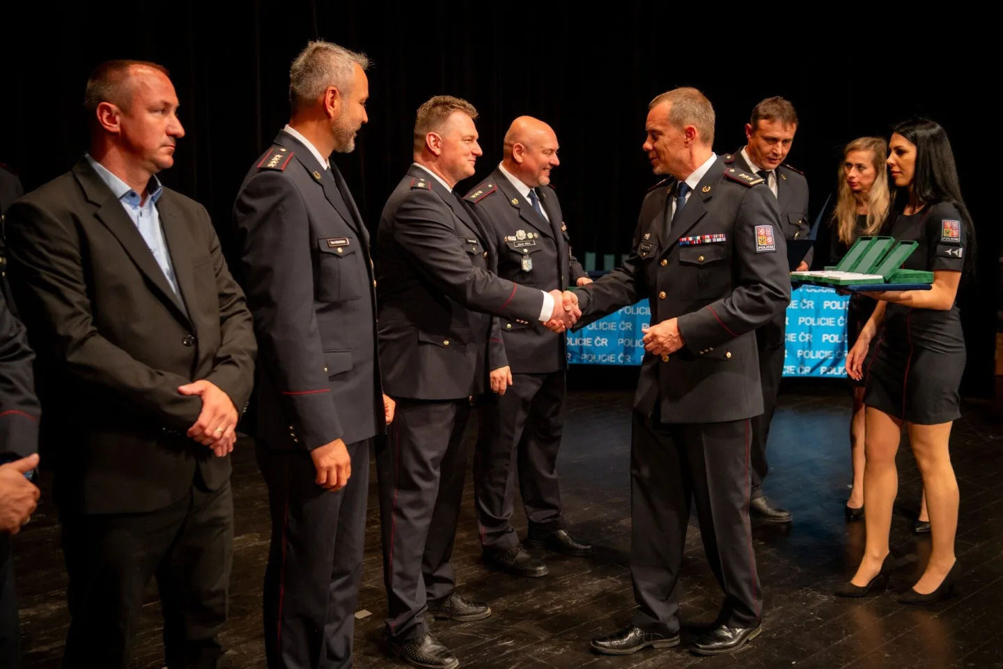 FOTO: Policisté z Frýdku-Místku si převzali svá ocenění. Bylo jich bezmála padesát