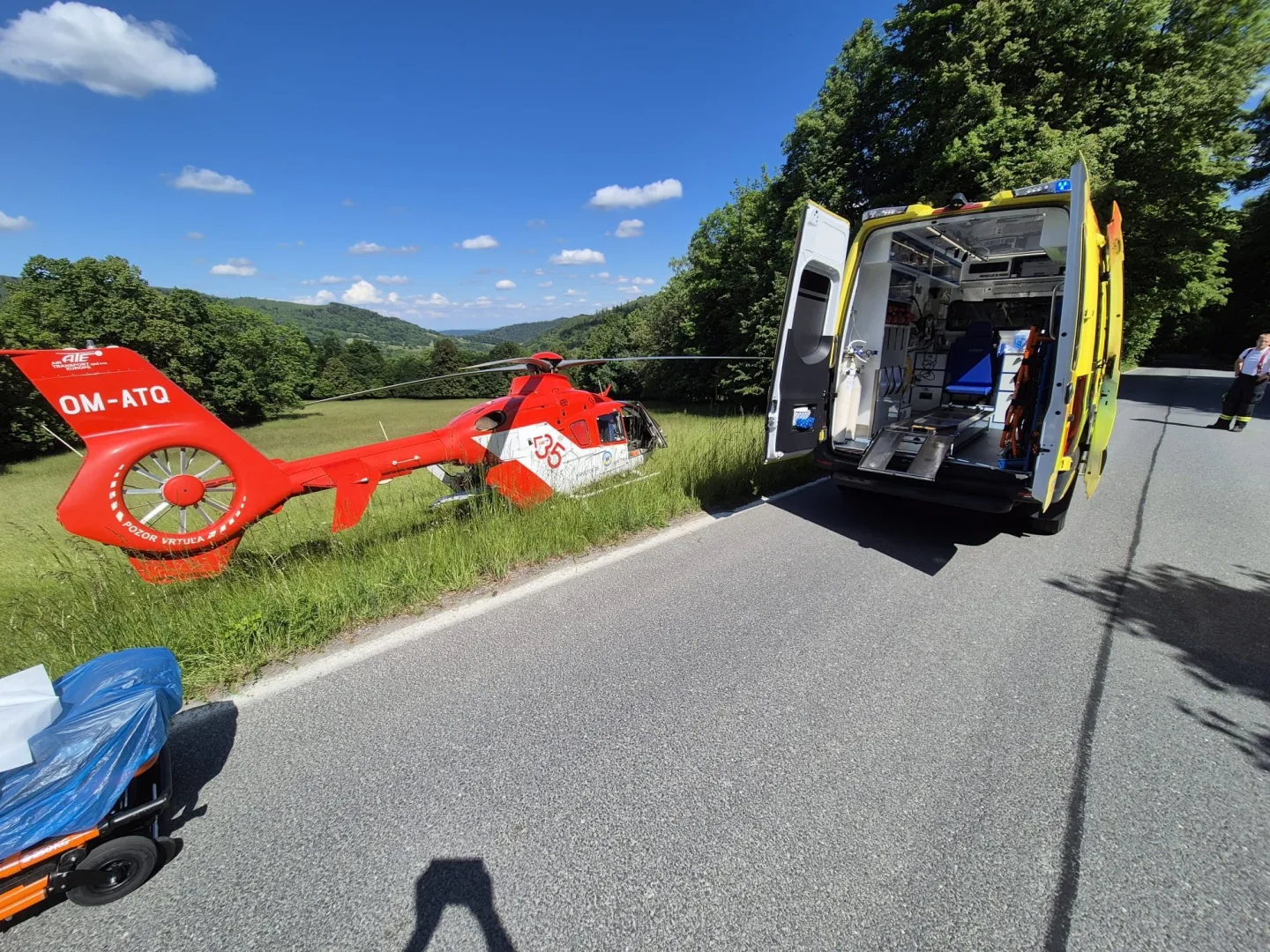 Na Bruntálsku boural čtyřiatřicetiletý motorkář. Letěl pro něj vrtulník
