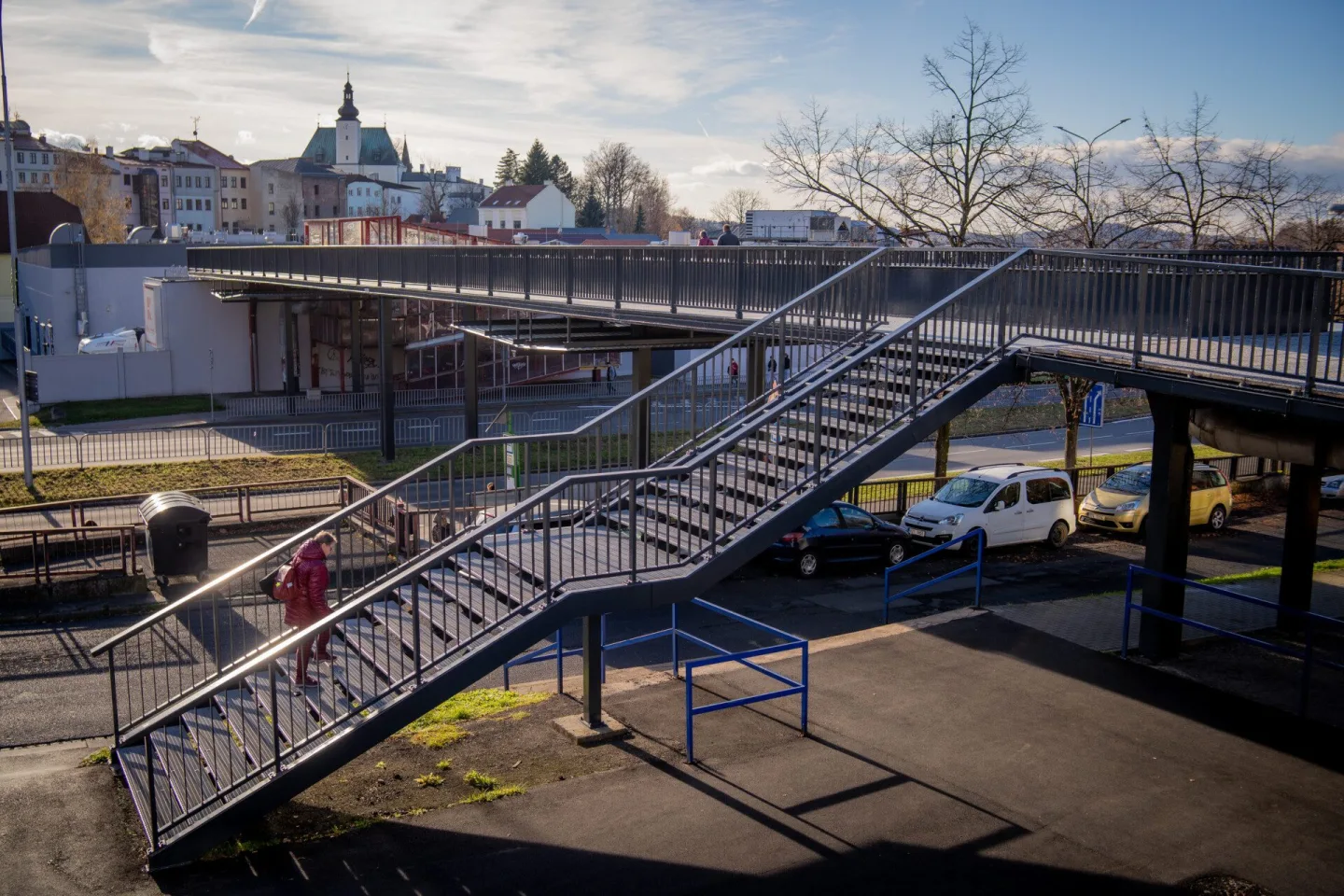 Červená lávka ve Frýdku-Místku prochází další etapou oprav, hotovo bude v září