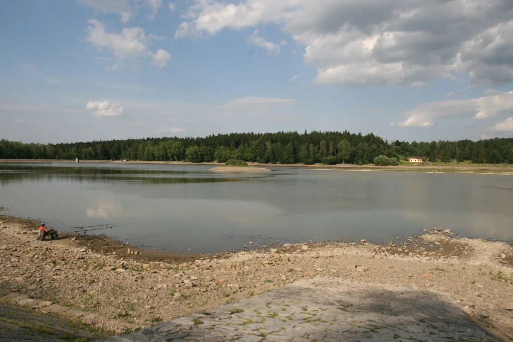 Kam za koupáním? V Bašce a Brušperku je zhoršená kvalita vody