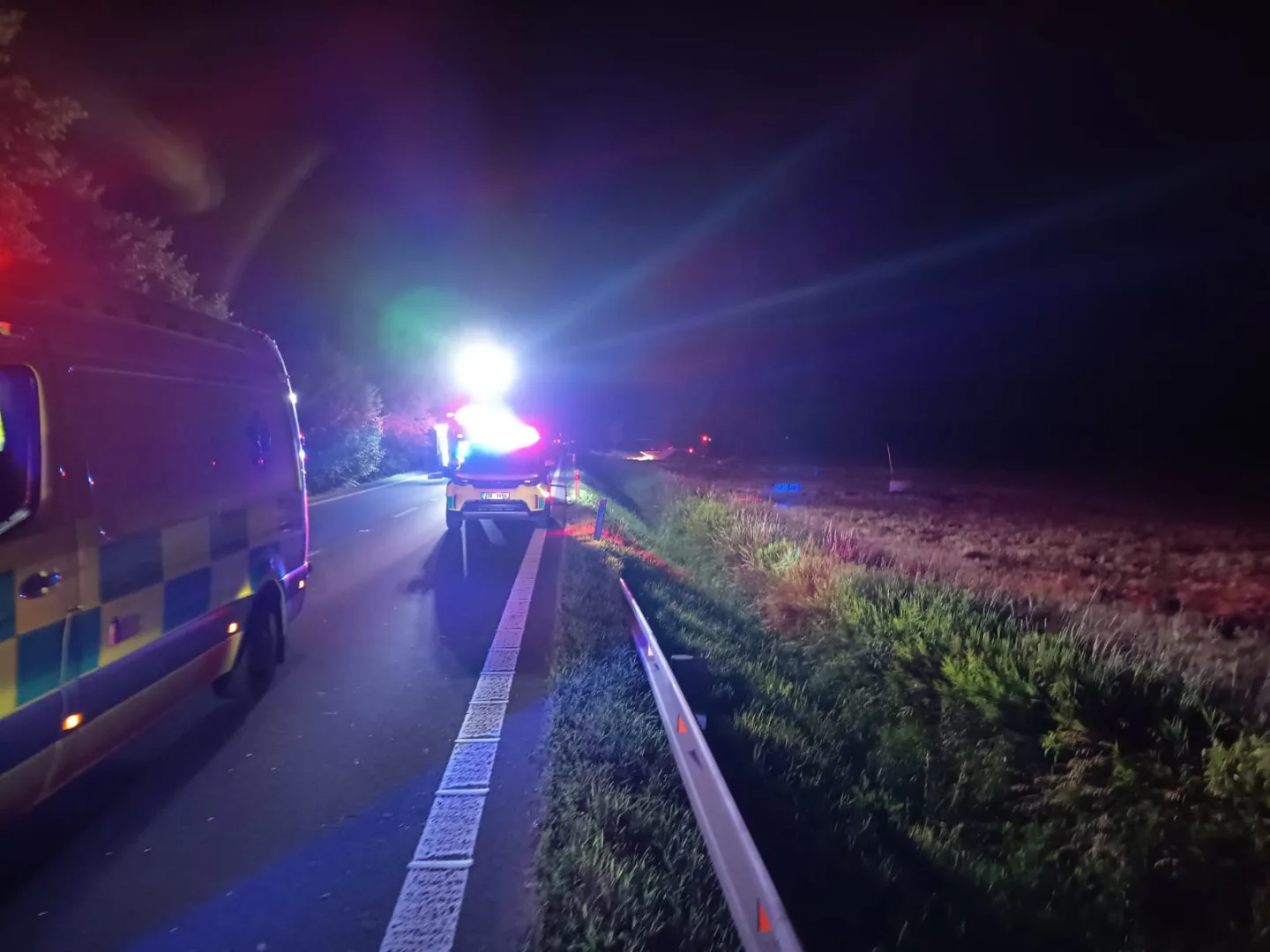 Při večerní nehodě u Hertice se zranili dva lidé, muž letěl do nemocnice vrtulníkem