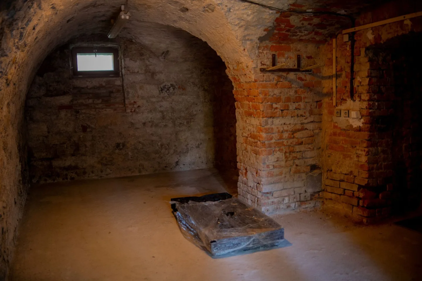 Historická budova Bezručovy školy prochází opravou. Frýdek-Místek bojuje s vlhkostí