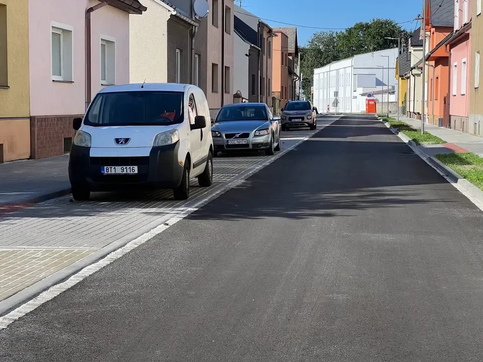 Rekonstrukce skončila. Anenská ulice v Opavě je opět průjezdná