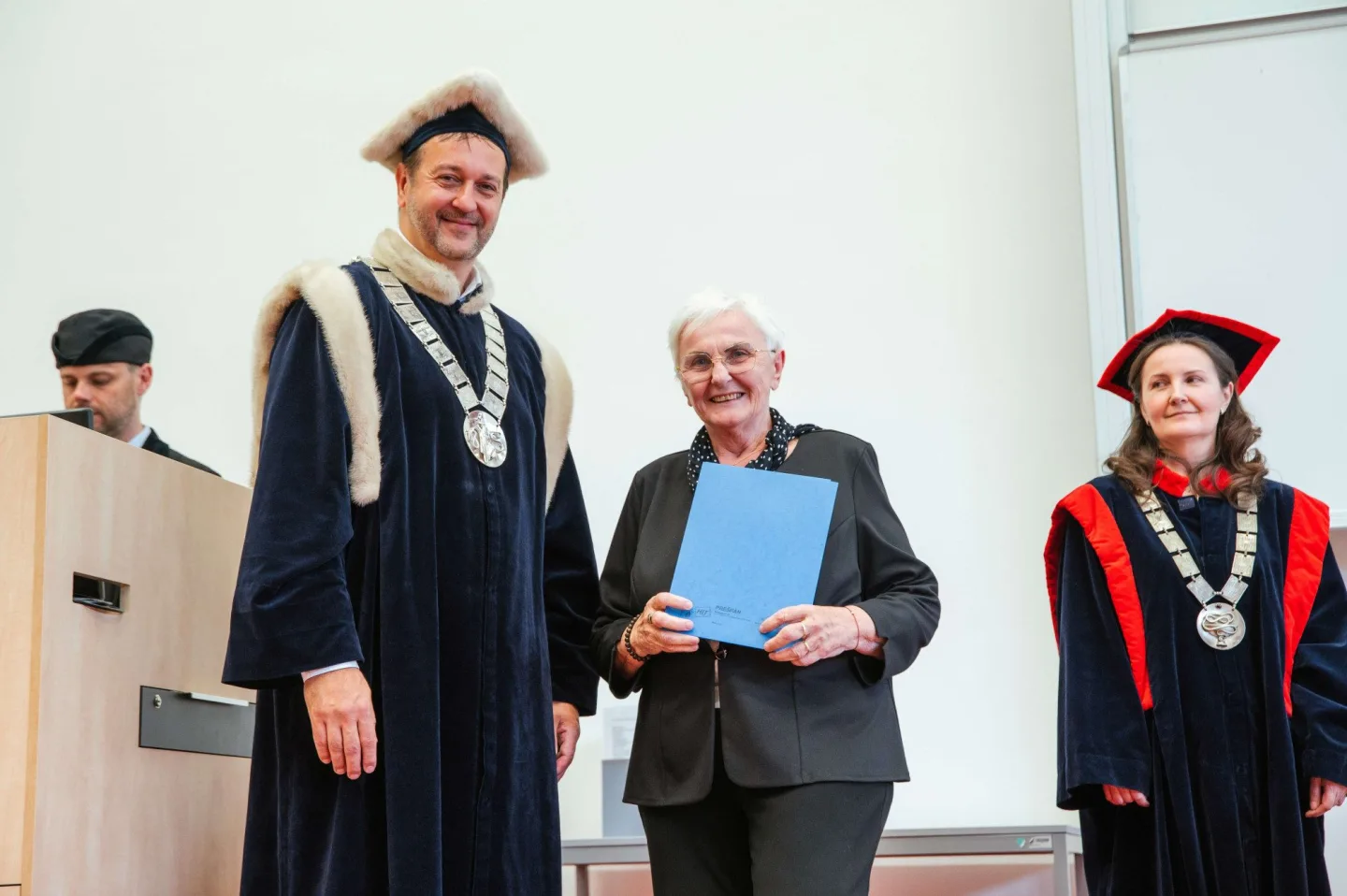 Senioři opět do lavic. Ostravská univerzita láká nové studenty