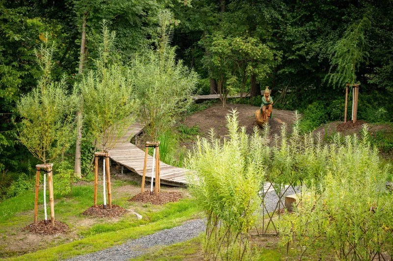 Radvanice mají nový park. Autory inspirovaly obrazy Josefa Lady