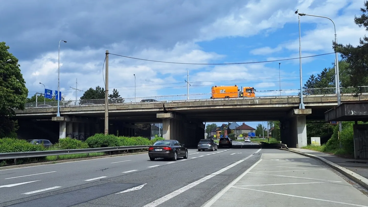 Rudná ulice je opravená, další uzavírka začne brzy. ŘSD opraví most na Plzeňské