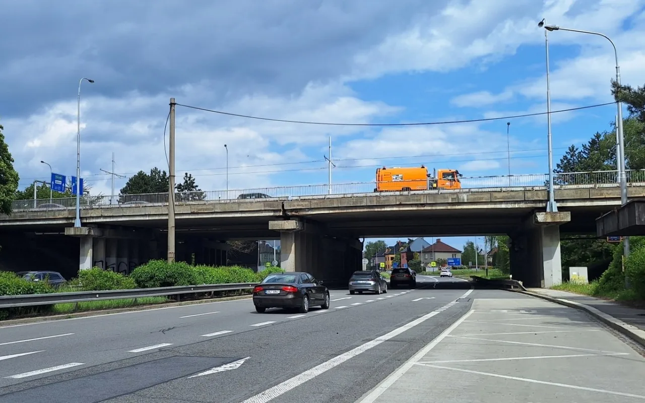 Rudná ulice je opravená, další uzavírka začne brzy. ŘSD opraví most na Plzeňské