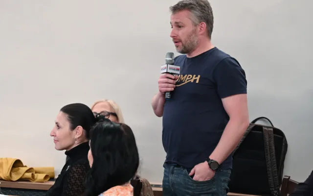 Vstupem do politiky jsem spáchal sebevraždu. Exhejtman Ivo Vondrák zahájil kampaň v bruntálské restauraci