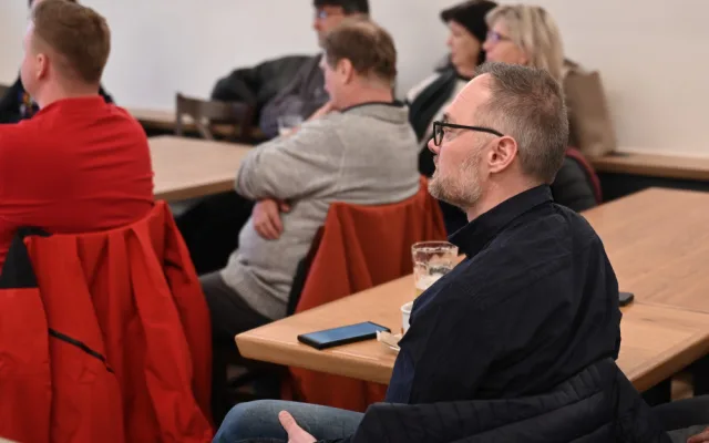 Vstupem do politiky jsem spáchal sebevraždu. Exhejtman Ivo Vondrák zahájil kampaň v bruntálské restauraci
