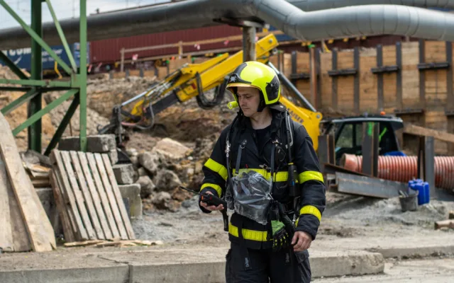 V Havířově-Šumbarku došlo k poškození plynového potrubí. Hasiči evakuovali desítky lidí a okolí uzavřeli