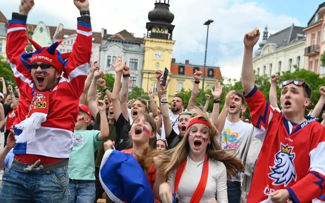 FOTOGALERIE: Češi! Ještě jeden! Masarykovo náměstí v Ostravě zářilo radostí