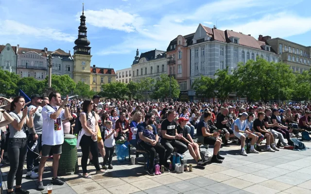 FOTOGALERIE: Češi! Ještě jeden! Masarykovo náměstí v Ostravě zářilo radostí