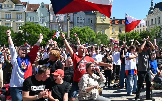 FOTOGALERIE: Češi! Ještě jeden! Masarykovo náměstí v Ostravě zářilo radostí