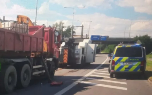 Nehoda pěti automobilů se třemi zraněnými komplikovala dopravu v Ostravě