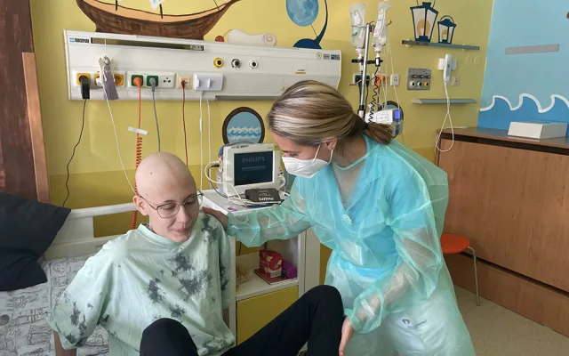 Dva roky boje s leukémií. Život Terezy zachránila i stovka přípravků od dárců krve