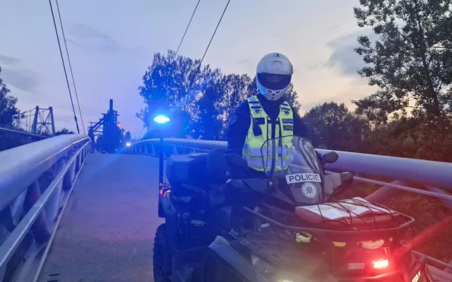 Policisté hledali ztracenou manželku a zabavovali drony, jinak se Colours of Ostrava problémům vyvarovaly