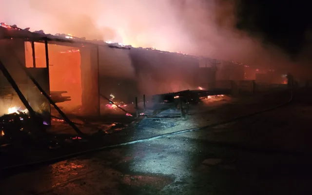 V Jindřichově na Bruntálsku v noci na dnešek hořela pila. Škoda se vyšplhala na 3,5 milionu korun
