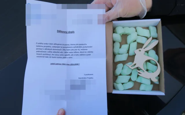 Policie obvinila z podvodu dva muže, kteří falešnou sbírkou vylákali sedm milionů