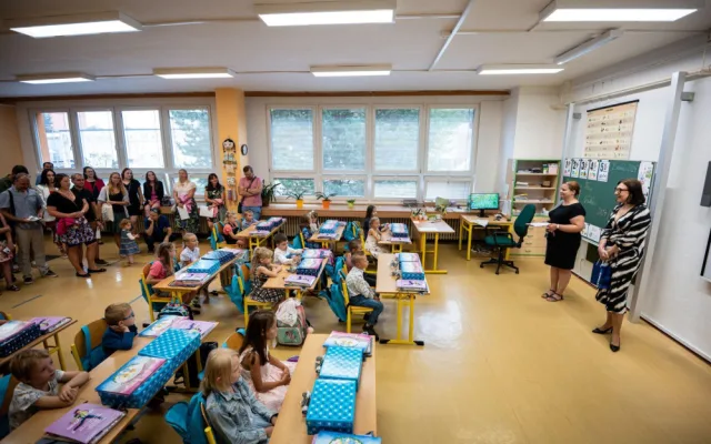 Zaměřeno na čtenářskou gramotnost. Ostrava si pro prvňáčky připravila speciální knihu z pera bílovecké autorky