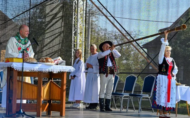 (NE)OBYČEJNÍ: Darius Sputo. Kněz, horolezec, pedagog i tramvajový kavárník