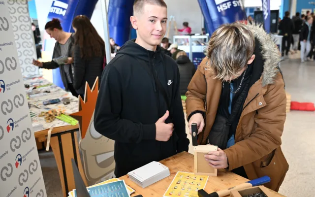 Výběr školy i budoucí kariéry na Černé louce. Student a job
