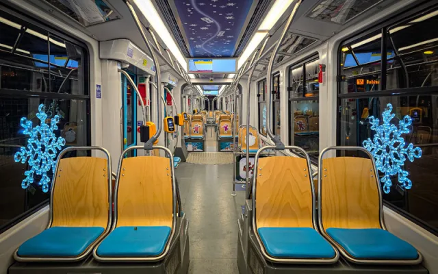 Do ulic metropole se vrací vánoční tramvaj. Svítící škodovka bude jezdit tak, aby potěšila co nejvíce Ostravanů