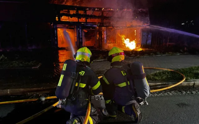 V Ostravě v noci shořelo bývalé bistro Bedřich. Příčinu požáru zatím hasiči neznají