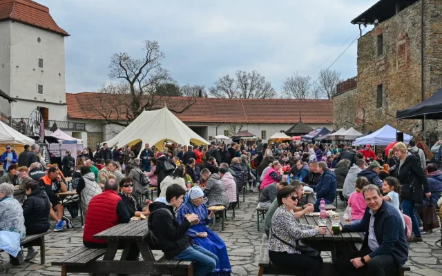 Přesun ostravských Velikonoc z hradu na náměstí.
