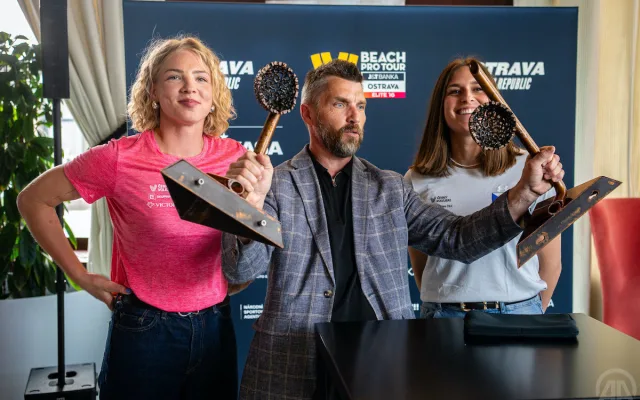 Světový turnaj v beachvolejbalu v Ostravě startuje již za měsíc. Organizátoři představili netradiční trofeje