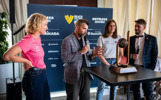 Světový turnaj v beachvolejbalu v Ostravě startuje již za měsíc. Organizátoři představili netradiční trofeje