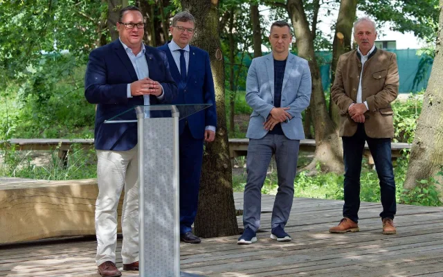 FOTO: Relax v Ostravě i pro děti. Podívejte se na nové místo s mokřady a tůněmi