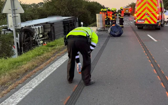 Na Bruntálsku zemřel řidič dodávky. Při předjíždění se střetl s kamionem