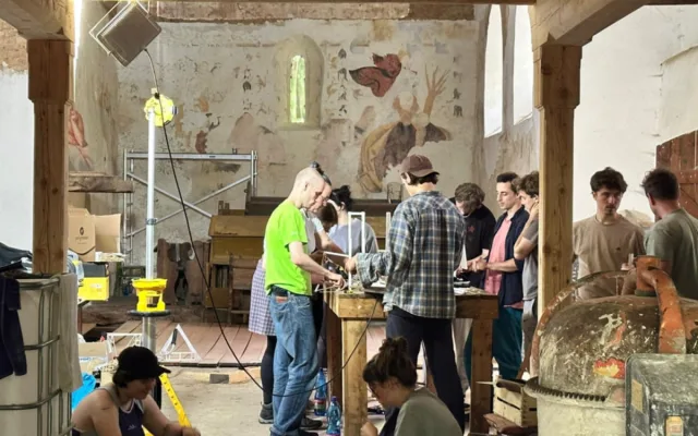 Dobrovolníci završí záchranu kostela v zaniklé obci na Bruntálsku