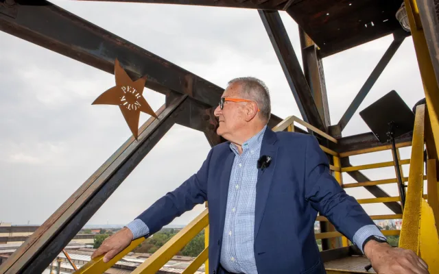 Na schodišti slávy v Ostravě přibyla hvězda hudebního skladatele Petra Kotíka