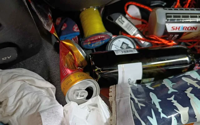 Řidič si ustlal na D48 a nadýchal 3,5 promile. V autě měl přitom malého syna