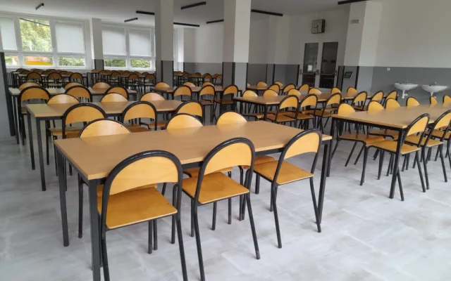 Nový Jičín zmodernizoval školní kuchyni a jídelnu. Mají nový výtah a šetří energie
