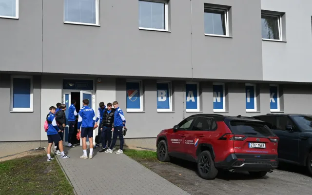 FOTO: Mladí baníkovci mají kabiny se jmény hvězd. Baroš, Jankulovski, Mikloško i Galásek