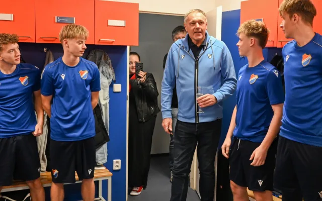 FOTO: Mladí baníkovci mají kabiny se jmény hvězd. Baroš, Jankulovski, Mikloško i Galásek