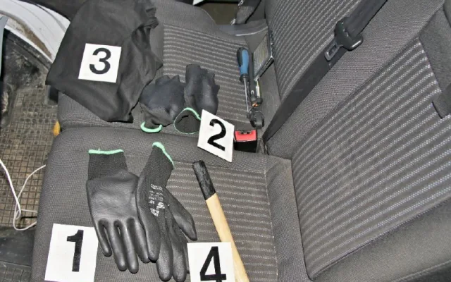 Recidivista chtěl ukrást 180 krabiček cigaret, místo toho ho policie přistihla při činu