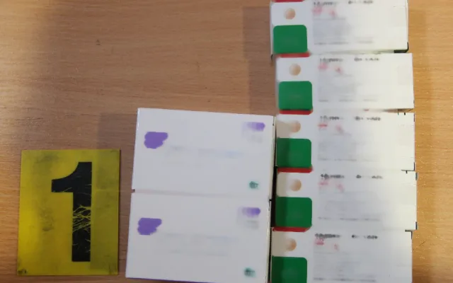 Policie obvinila dealera ze smrti manželů. Za prodej fentanylu mu hrozí až 18 let vězení