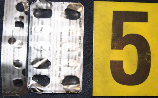 Policie obvinila dealera ze smrti manželů. Za prodej fentanylu mu hrozí až 18 let vězení