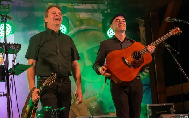 Po dobrém LIVE v Ostravě: Zenkl a Kozák zahrají v Klubu Parník, výtěžek podpoří fond Kulišek