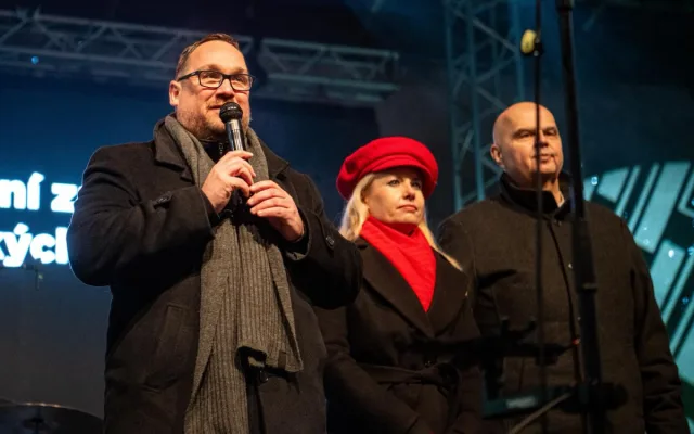 I v Ostravě zahájili advent. Na náměstí se roztočilo kolo, otevřelo se kluziště