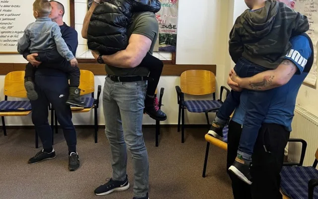 Trestanci z Heřmanic vlastnoručně opravovali kola pro své potomky
