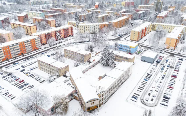 Koncertní sál i úspory energií. Podívejte se, jak se promění liduška v Karviné