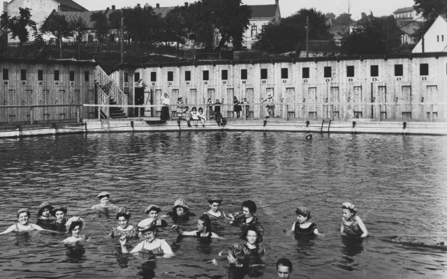 První ostravský park lákal na kulturu i sport. Dnes v lokalitě hraje Baník