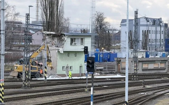 Bagry srovnaly se zemí staré stavědlo u bohumínského nádraží. Sloužilo přes 70 let