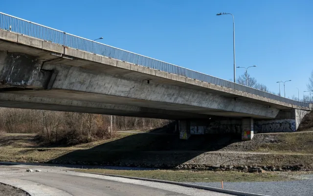Ke Karolině povede od konce roku nový most, ten dosavadní půjde k zemi
