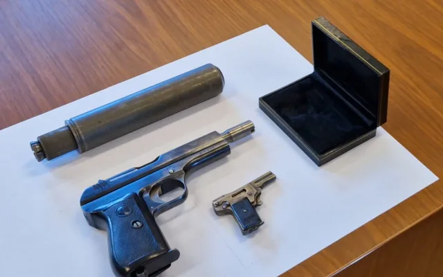 FOTO: Policisté v rámci zbraňové amnestie viděli 150 zbraní. Jaké byly největší rarity?
