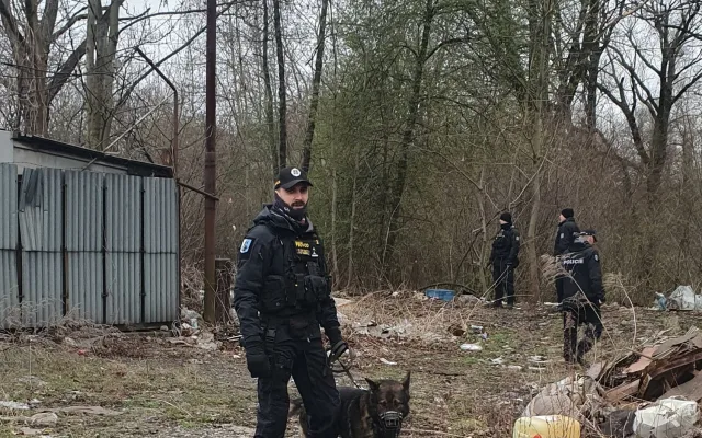 Cizinečtí policisté kontrolovali tržnici v Ostravě. Tři lidé musí opustit Česko
